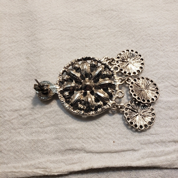 Beautiful Brushed Silvertone with faux lucite turquoise pierced Earrings - Picture 4 of 5